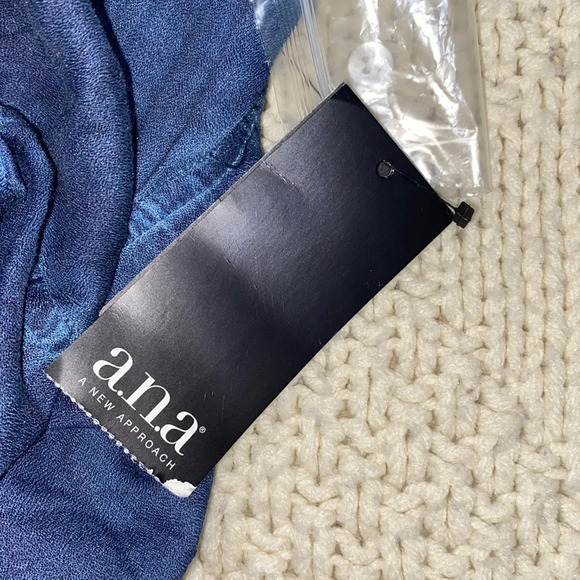 A.n.a a new approach American navy boho top size medium - Picture 6 of 6